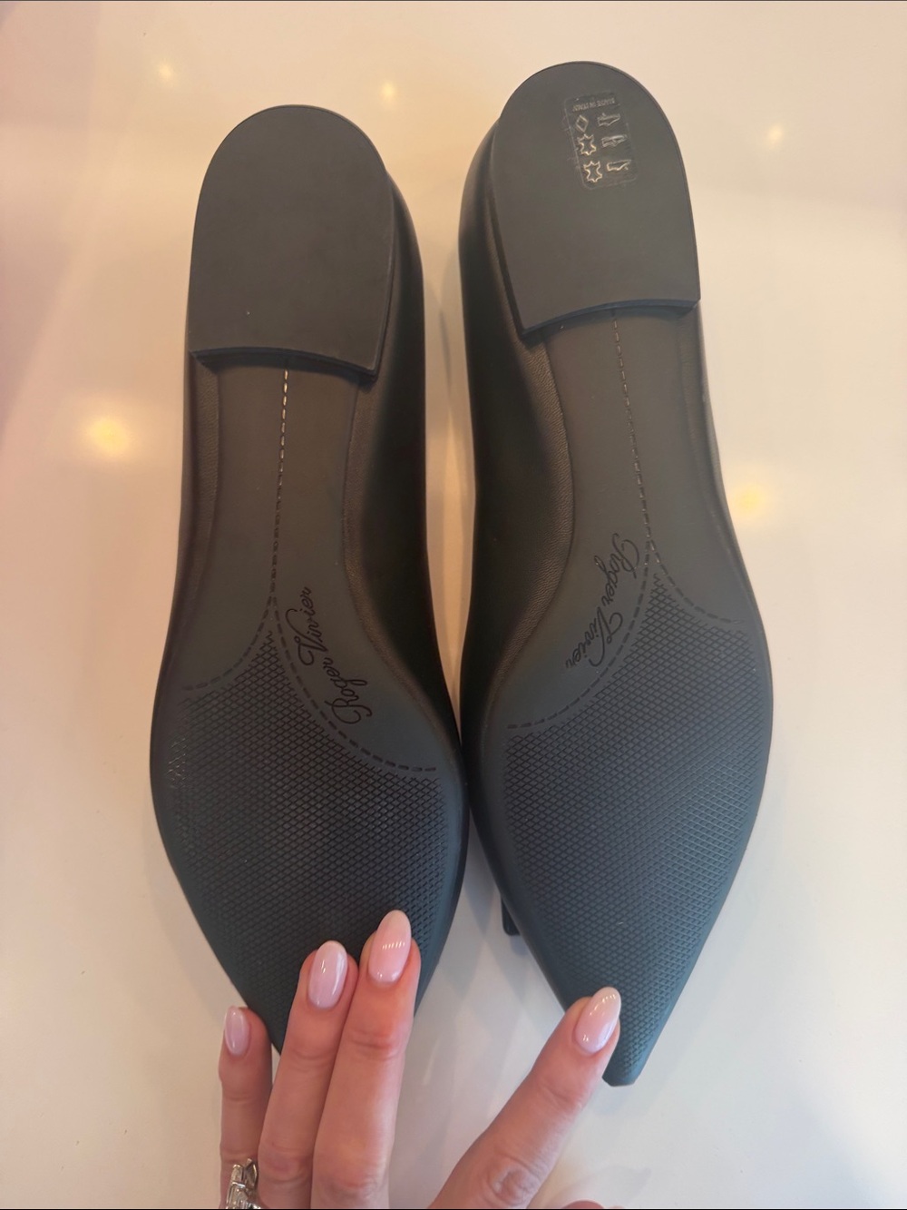 Roger Vivier NWT Black Pointed Leather Flats with Signature Square Buckle Size42 - Picture 6 of 8